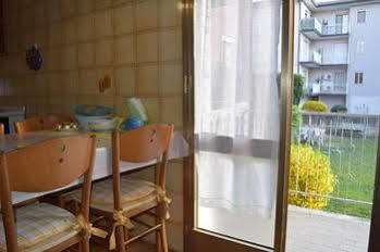 Casa Vacanza E Per Lavoro Elena E Carla Spinea Exterior foto